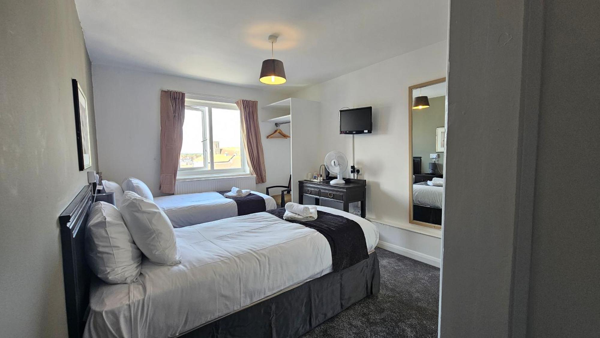 The Strand Hotel AEGON International Esterno foto