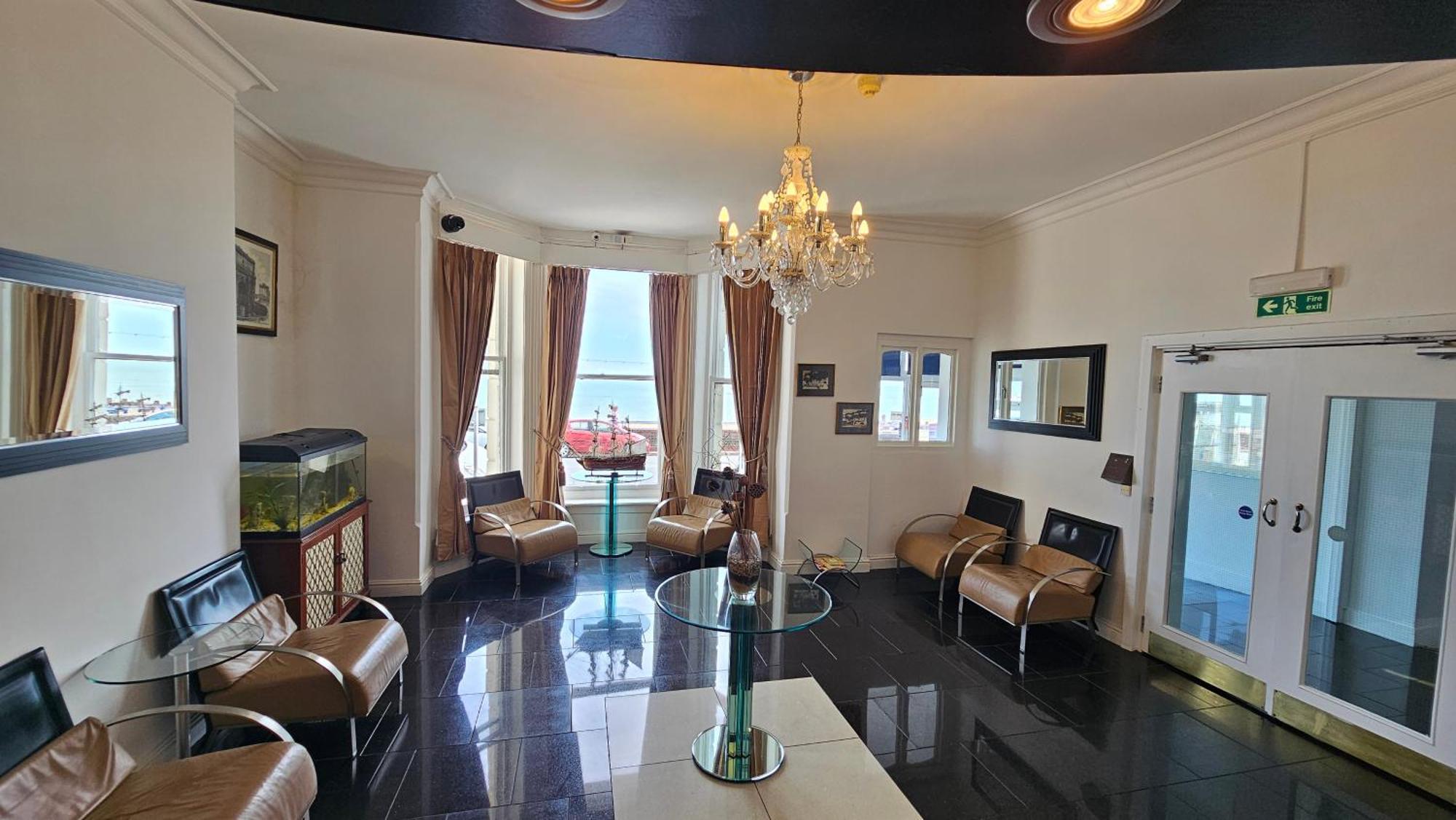 The Strand Hotel AEGON International Esterno foto